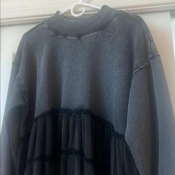 We The Free Tops - Free People ~ We the Free ~ loose fitting heavy cotton sweatshirt with ruffles
